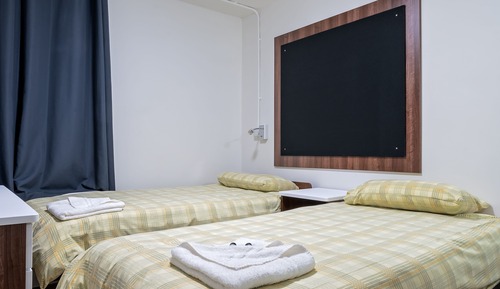 Habitación estándar con 2 camas individuales, 2 camas individuales, baño compartido