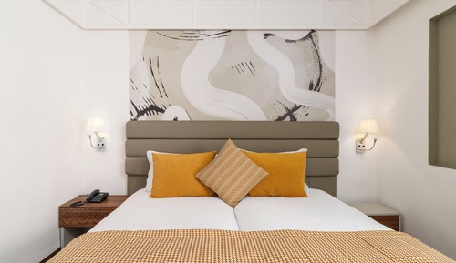 Habitación con 1 cama doble o 2 individuales, vistas al jardín