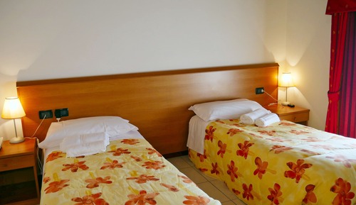 Habitación estándar con 2 camas individuales