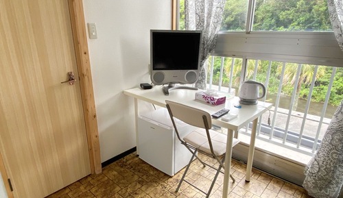 Habitación básica con 2 camas individuales, no fumadores (1-3 people /Baritone)