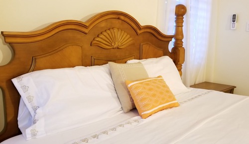 Villa exclusiva, 3 habitaciones, 2 baños, vistas parciales al mar