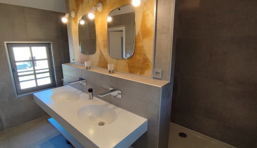 Habitación doble, baño privado, vistas al jardín (Madeleine)