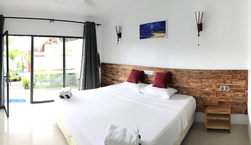 Habitación Deluxe con 1 cama doble o 2 individuales, 1 cama de matrimonio grande, vistas al jardín