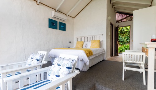 Habitación clásica con 1 cama doble o 2 individuales, balcón, vistas al mar