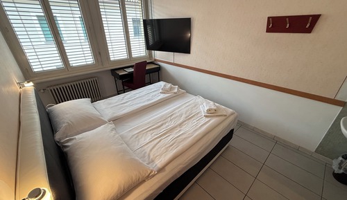 Habitación económica doble, baño privado