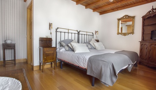 Habitación con 2 camas individuales
