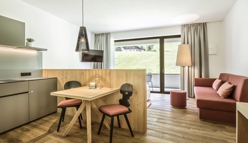 Estudio familiar, 2 habitaciones, no fumadores, vistas al jardín