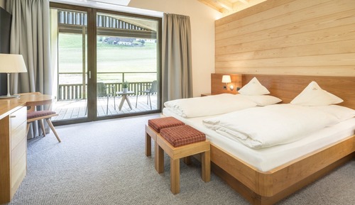 Habitación doble superior, 1 cama doble, no fumadores, vistas al jardín