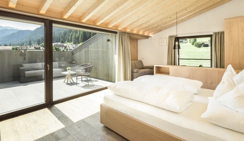 Estudio exclusivo, 1 cama de matrimonio, no fumadores, vistas al jardín