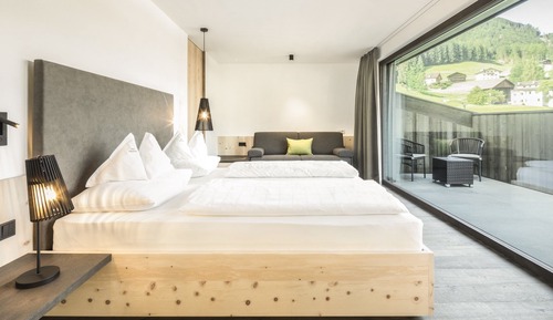 Suite Deluxe, 1 cama de matrimonio, no fumadores, vistas al jardín