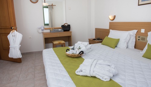 Habitación clásica, 1 habitación, no fumadores, vistas a la piscina