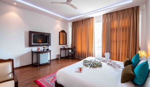 Winter Green Premium Room