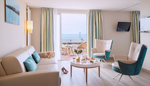 Suite, terraza, vistas al mar