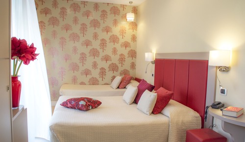 Habitación triple, balcón