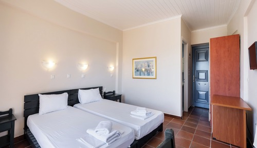 Habitación económica con 1 cama doble o 2 individuales