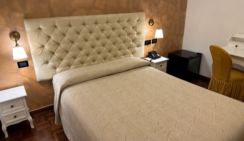 Habitación clásica con 1 cama doble o 2 individuales (up to 2 people)