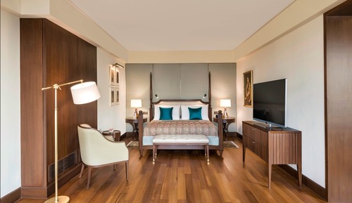Suite (Kohinoor)