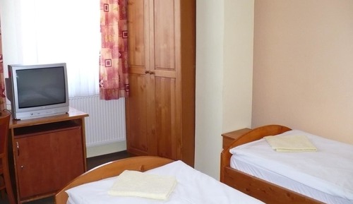 Habitación estándar con 2 camas individuales, vistas a la montaña