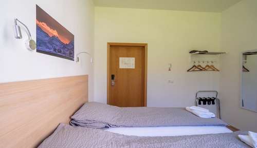 Habitación con 1 cama doble o 2 individuales, accesible en silla de ruedas