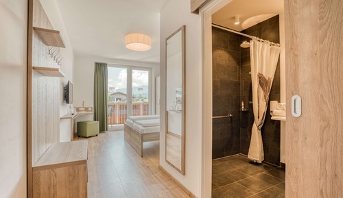 Habitación estándar doble, 2 camas individuales, accesible para personas con discapacidad, balcón