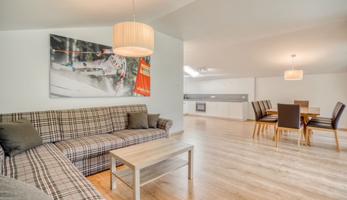 Apartamento, 3 habitaciones, 2 baños, junto a la montaña