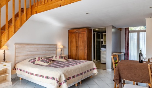 Habitación cuádruple, baño privado (Mistral)