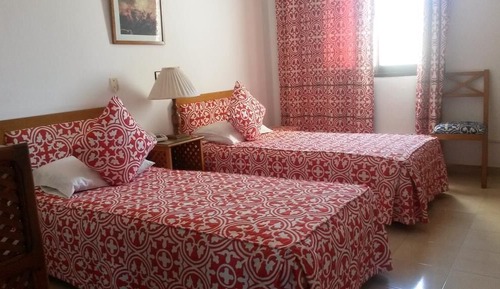 Habitación con 2 camas individuales