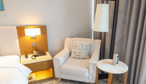 [With RUN PKG] Balcony Double + Easy Mode for 2 + Beverage or Ice Cream (1 person)