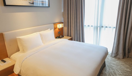 [Dinner Package] Executive Suite + Dinner for 2 people + 2PM Early Check-in