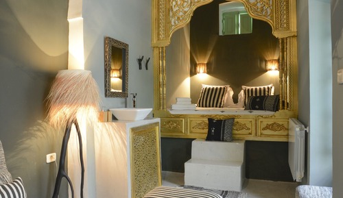Suite ejecutiva, baño privado (AMBRE)