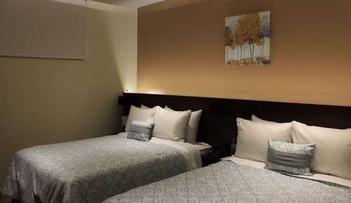 Habitación doble, 2 camas dobles, baño privado, planta baja