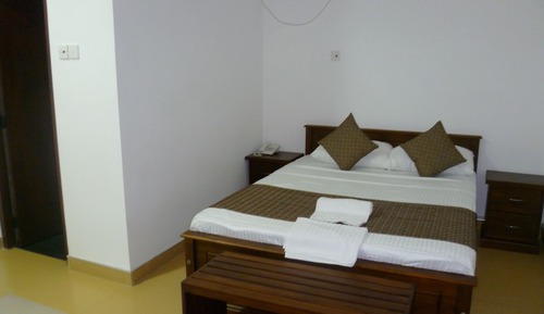 Habitación Confort doble, 1 cama de matrimonio grande con sofá cama, vistas a la ciudad