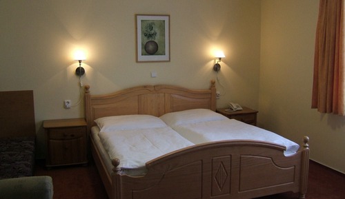 Habitación estándar con 1 cama doble o 2 individuales
