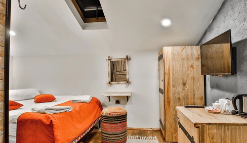 Aravan Standard Roof Floor  Room