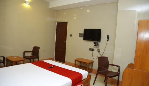 Habitación estándar doble, 1 cama de matrimonio, vistas a la ciudad