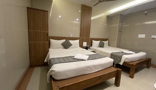 Habitación familiar, 1 cama doble, fumadores, vistas a la ciudad