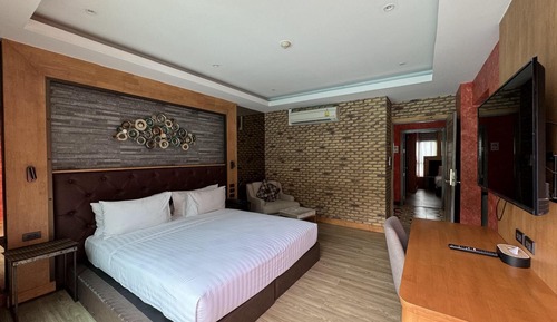 Suite, 3 habitaciones, acceso a la piscina