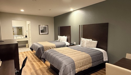 Habitación doble, 2 camas de matrimonio, accesible para personas con discapacidad