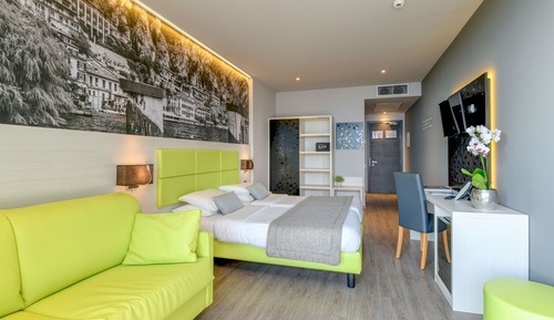 Habitación Confort con 2 camas individuales, vistas al jardín, planta baja