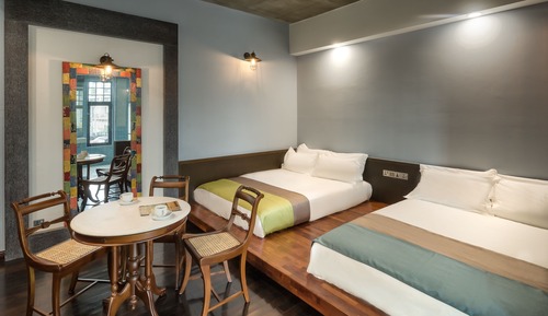 Habitación cuádruple Premier, 2 camas de matrimonio, no fumadores, bañera