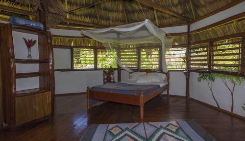 Cabaña básica, 1 habitación, vistas al río, junto a la montaña