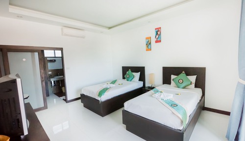 Habitación Deluxe con 2 camas individuales, vistas a la piscina