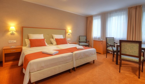 Habitación superior, 1 cama de matrimonio grande con sofá cama