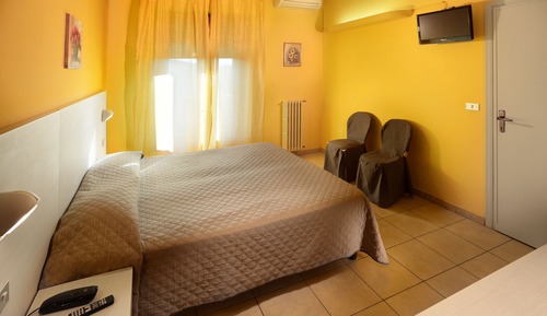 Habitación económica con 1 cama doble o 2 individuales