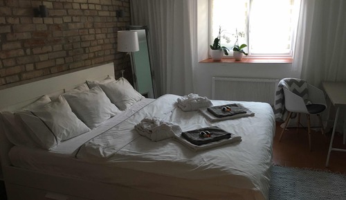 Apartamento romántico, cocina básica, vistas al jardín