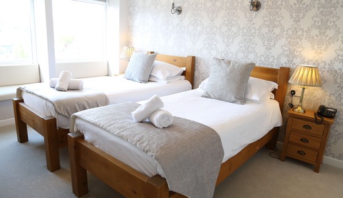 Habitación estándar con 1 cama doble o 2 individuales