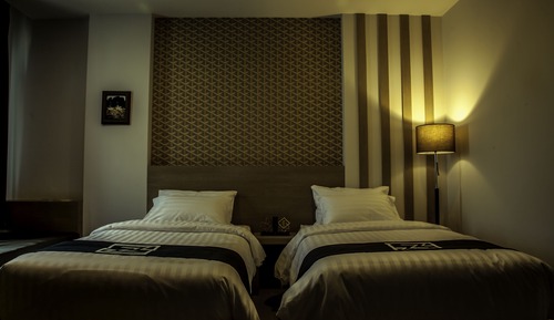 Triple Z Twin Room 