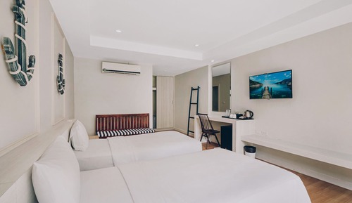 Grand Deluxe Twin Room