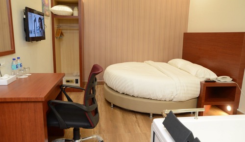 Habitación (Round Bed)