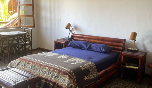 Habitación Deluxe doble, 1 cama de matrimonio, vistas a la piscina